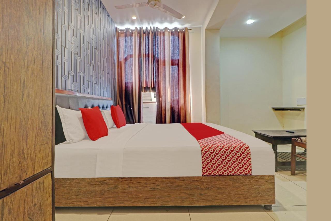 Oyo 74073 Hotel Abhishek Ludhiana Exterior photo