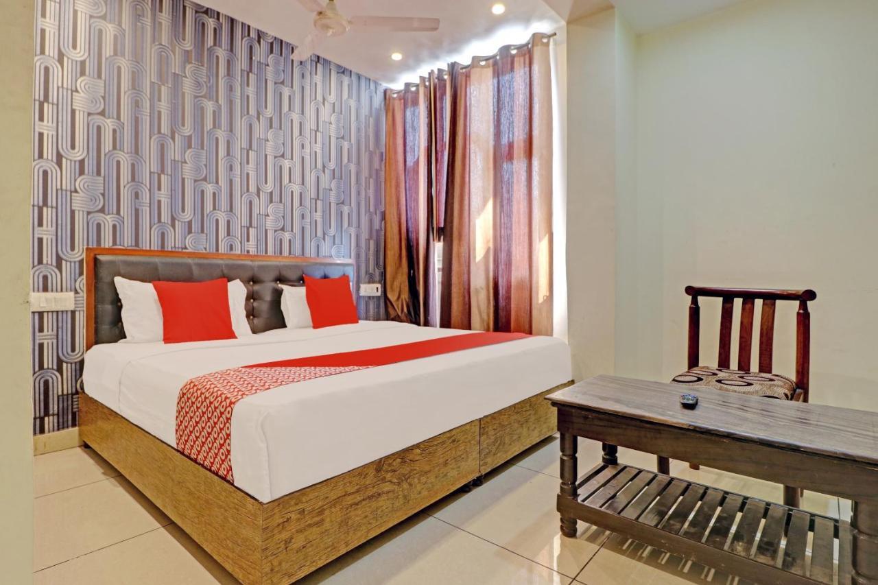 Oyo 74073 Hotel Abhishek Ludhiana Exterior photo