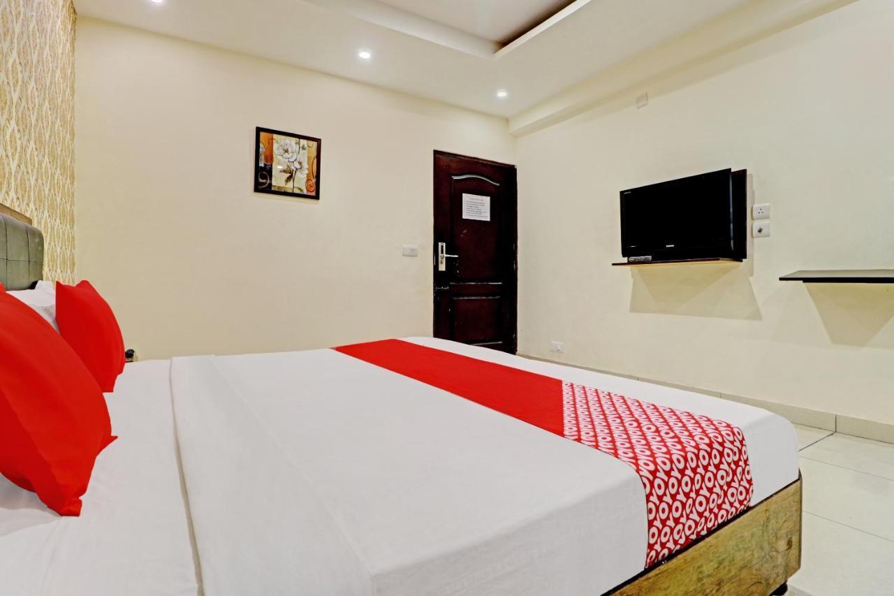 Oyo 74073 Hotel Abhishek Ludhiana Exterior photo
